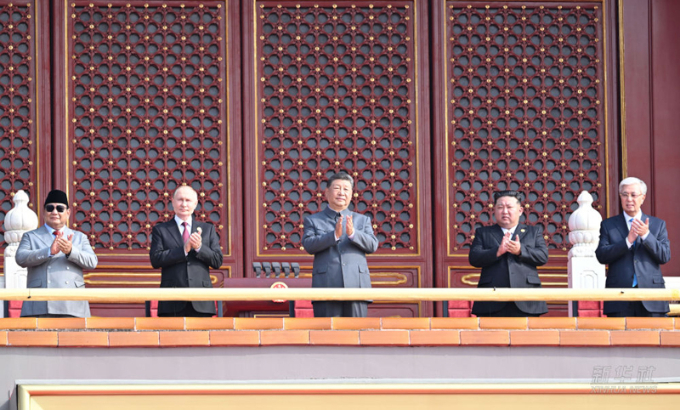 習近平來到天安門城樓主席臺